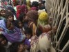 파키스탄에서 수백 명의 아이들이 HIV에 감염, 주사기와 주사바늘 재사용한 현지 의사 체포