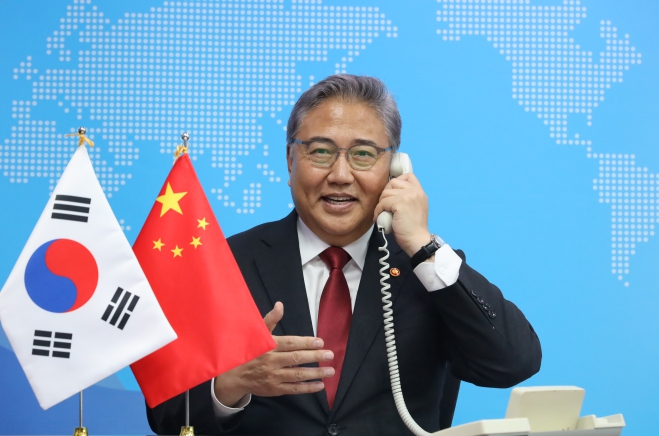 박진 외교부장관, 왕이 중국 정치국 위원 통화